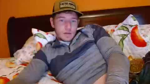 Snapshot of siscohater chatting on 14, 10, 2025 James online show from 14, 10, 2025