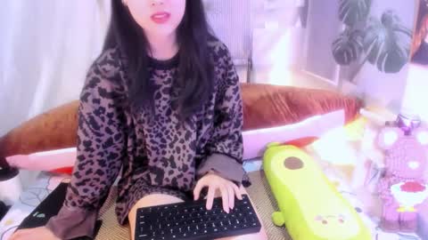 Snapshot of sisi_baby chatting on 14, 11, 2025 julila online show from 14, 11, 2025