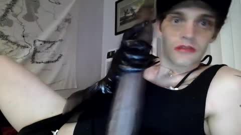 Snapshot of sissyemmalauren chatting on 4, 10, 2025 sissyemmalauren online show from 4, 10, 2025