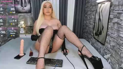 Snapshot of sit_on_me_baby chatting on 14, 12, 2025 Arra online show from 14, 12, 2025