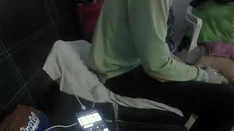 Snapshot of skanky_little_dolls chatting on 9, 9, 2025 skanky_little_dolls online show from 9, 9, 2025