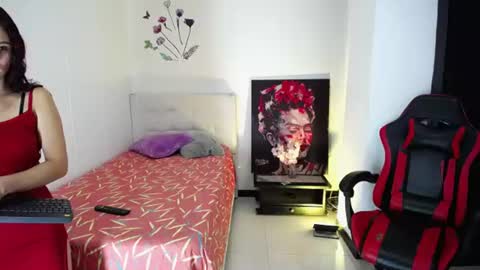 Scarlet online show from 18, 6, 2026