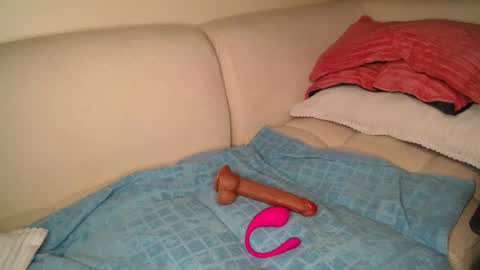 Snapshot of skimask_freak chatting on 5, 3, 2025 Krystal Belle online show from 5, 3, 2025