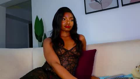 Snapshot of skimask_freak chatting on 7, 10, 2025 Krystal Belle online show from 7, 10, 2025