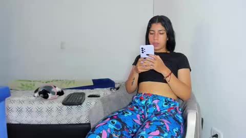 Snapshot of skinnyanai chatting on 17, 12, 2024 anai online show from 17, 12, 2024