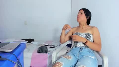 Snapshot of skinnyanai chatting on 21, 1, 2025 anai online show from 21, 1, 2025