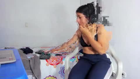 Snapshot of skinnyanai chatting on 19, 2, 2025 anai online show from 19, 2, 2025