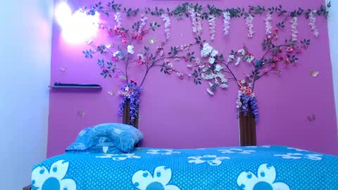 Snapshot of skinnybarbie022 chatting on 28, 5, 2026 barbi online show from 28, 5, 2026