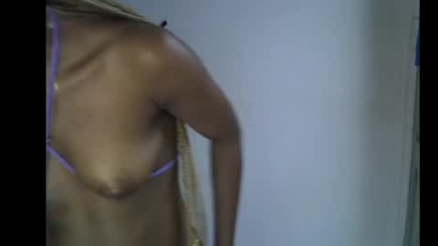 Snapshot of skinnybeauty1 chatting on 19, 4, 2026 Linda independent model online show from 19, 4, 2026