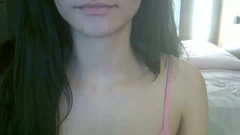 skinnykittencam online show from 18, 4, 2026