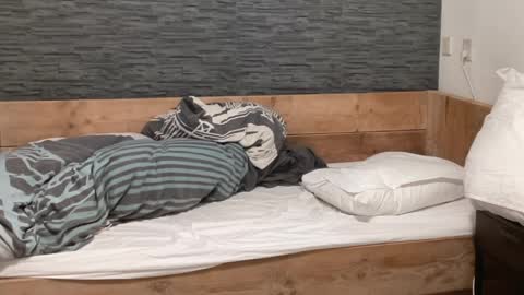 skinnysubboyfeet1999 online show from 28, 3, 2026