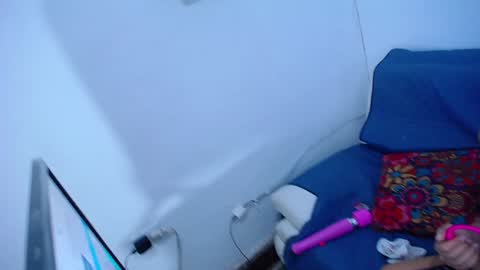 Snapshot of skinnyy_andtight chatting on 4, 12, 2024 Alexa online show from 4, 12, 2024