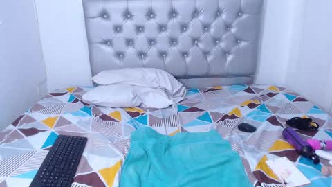 Snapshot of skinnyy_andtight chatting on 7, 2, 2025 Alexa online show from 7, 2, 2025