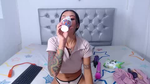 Snapshot of skinnyy_andtight chatting on 13, 2, 2025 Alexa online show from 13, 2, 2025