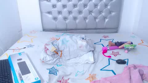 Snapshot of skinnyy_andtight chatting on 26, 2, 2025 Alexa online show from 26, 2, 2025