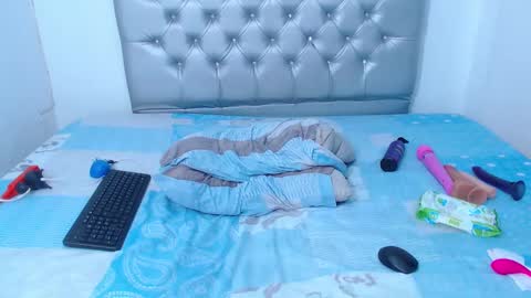 Snapshot of skinnyy_andtight chatting on 27, 2, 2025 Alexa online show from 27, 2, 2025