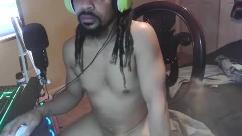 Snapshot of skinzandbait chatting on 10, 2, 2025 strokerpoker online show from 10, 2, 2025