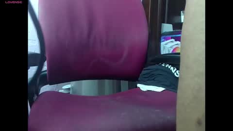 Snapshot of skinzandbait chatting on 25, 3, 2026 strokerpoker online show from 25, 3, 2026