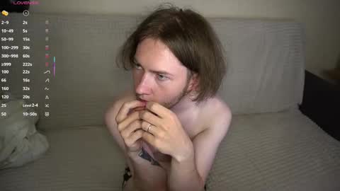 Snapshot of skip_london chatting on 8, 10, 2025 Andrew online show from 8, 10, 2025