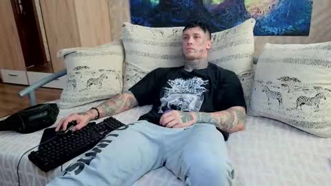 Snapshot of skirlingod chatting on 10, 9, 2025 skirlingod online show from 10, 9, 2025
