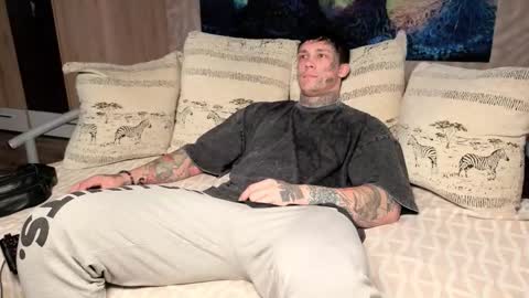 Snapshot of skirlingod chatting on 10, 10, 2025 skirlingod online show from 10, 10, 2025
