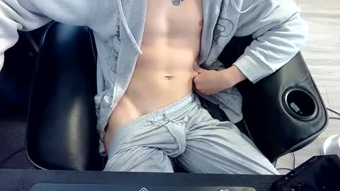 Snapshot of skrogdog chatting on 26, 5, 2026 skrogdog online show from 26, 5, 2026