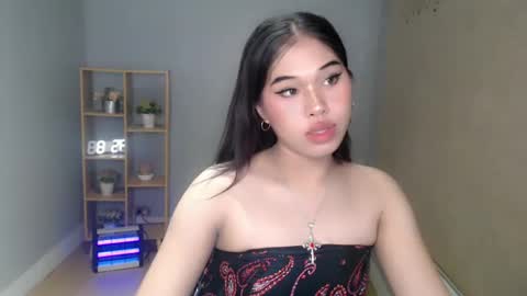 Snapshot of sky_fox_sweetxx chatting on 17, 12, 2024 online show from 17, 12, 2024