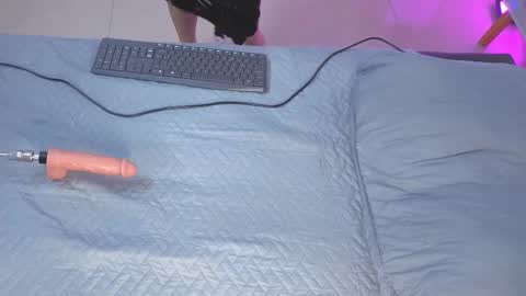 sky_johnson_ online show from 5, 11, 2025