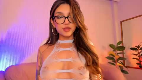 Snapshot of sky_rosee chatting on 4, 12, 2024 Sky online show from 4, 12, 2024