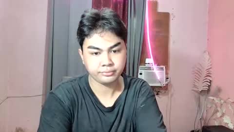 Snapshot of sky_uxxx chatting on 3, 10, 2025 sky_uxxx online show from 3, 10, 2025