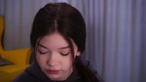 Snapshot of skyeriehm chatting on 14, 12, 2025 Amy online show from 14, 12, 2025