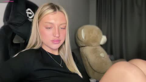 Snapshot of skyffi chatting on 30, 1, 2025 GARRY AND SOPHIA online show from 30, 1, 2025