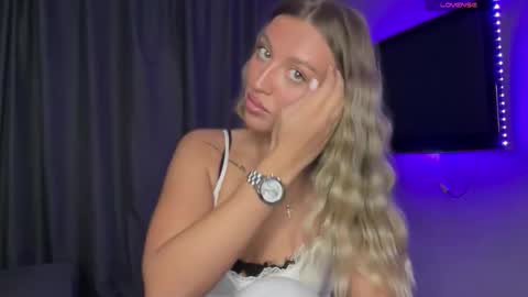 Snapshot of skyffi chatting on 4, 10, 2025 GARRY AND SOPHIA online show from 4, 10, 2025