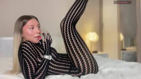 Snapshot of skyffi chatting on 19, 11, 2025 GARRY AND SOPHIA online show from 19, 11, 2025