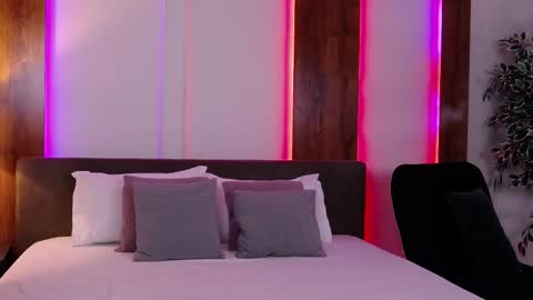 SkylarSpark online show from 7, 11, 2025