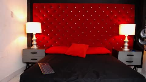 Snapshot of skylerbigxxx chatting on 7, 11, 2025 SKYLERBIGXXX online show from 7, 11, 2025