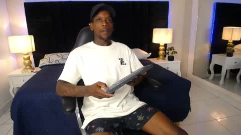 Snapshot of skylerbigxxx chatting on 26, 5, 2026 SKYLERBIGXXX online show from 26, 5, 2026