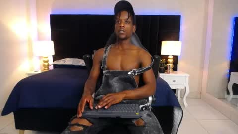 Snapshot of skylerbigxxx chatting on 31, 5, 2026 SKYLERBIGXXX online show from 31, 5, 2026