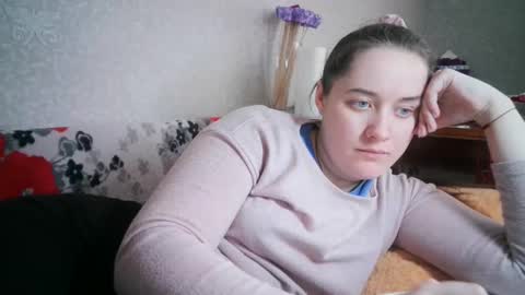 skyressie333 online show from 25, 2, 2025