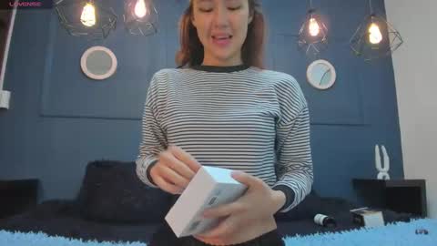 Snapshot of skyy_bloom chatting on 6, 10, 2025 Sky online show from 6, 10, 2025