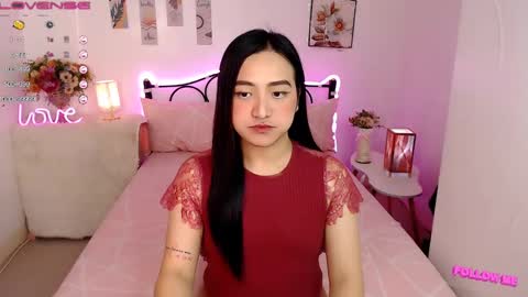 Queen Cyrine online show from 6, 3, 2025