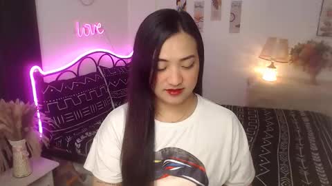 Queen Cyrine online show from 22, 12, 2025