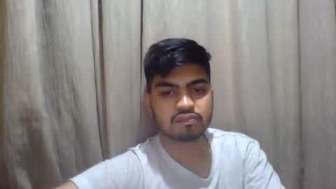 Snapshot of slavesj18 chatting on 27, 9, 2025 Add me on hangout sjcool1998 online show from 27, 9, 2025