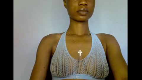 Snapshot of slim_petitqueen chatting on 21, 12, 2025 Alice online show from 21, 12, 2025