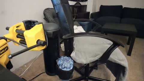 Slimguerrilla online show from 4, 3, 2025