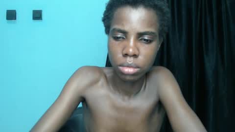 Snapshot of slimzyxdoll chatting on 5, 3, 2025 slimzyxdoll online show from 5, 3, 2025