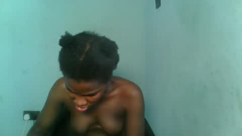 Snapshot of slimzyxdoll chatting on 10, 10, 2025 slimzyxdoll online show from 10, 10, 2025