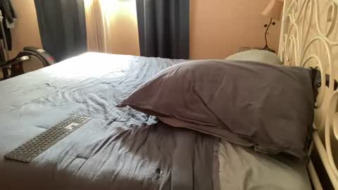 slut online show from 10, 7, 2026