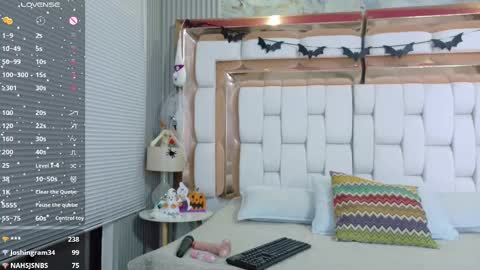 Snapshot of slutlittlecamila chatting on 16, 10, 2025 CAMILA online show from 16, 10, 2025