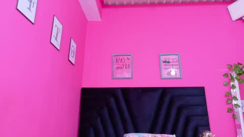 Snapshot of slutlittlecamila chatting on 9, 11, 2025 CAMILA online show from 9, 11, 2025